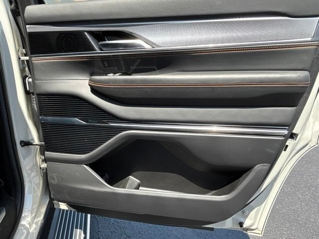 2022 Jeep Grand Wagoneer Series III