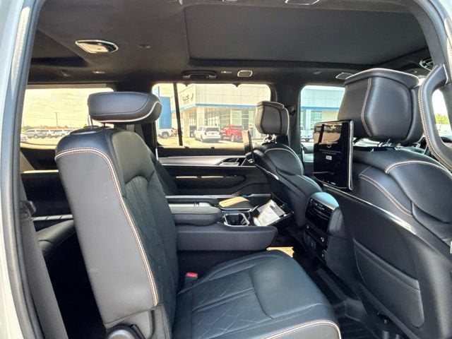 2022 Jeep Grand Wagoneer Series III