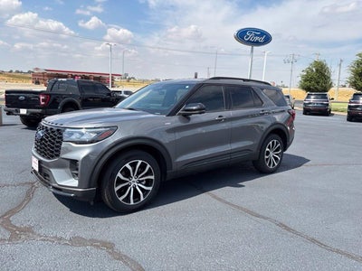 2025 Ford Explorer ST-Line