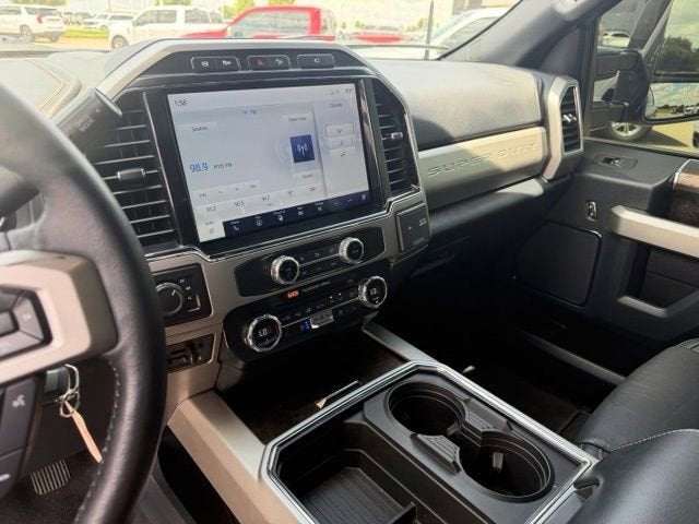 2022 Ford Super Duty F-250 SRW LARIAT