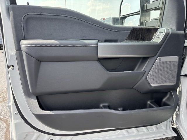 2026 Ford Super Duty F-350 DRW LARIAT