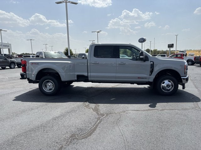 2026 Ford Super Duty F-350 DRW LARIAT
