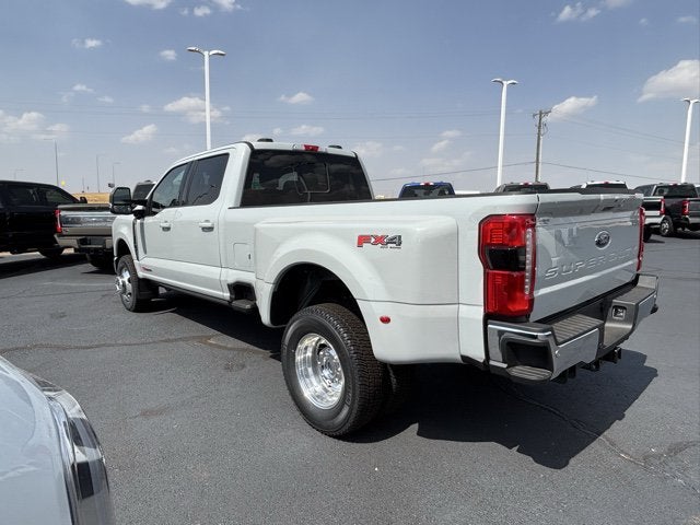 2026 Ford Super Duty F-350 DRW LARIAT
