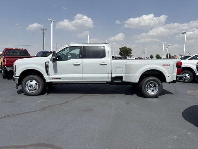 2026 Ford Super Duty F-350 DRW LARIAT