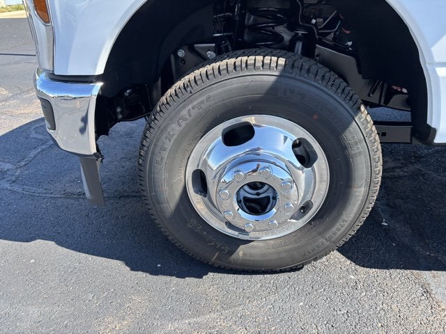 2027 Ford Super Duty F-350 DRW XL