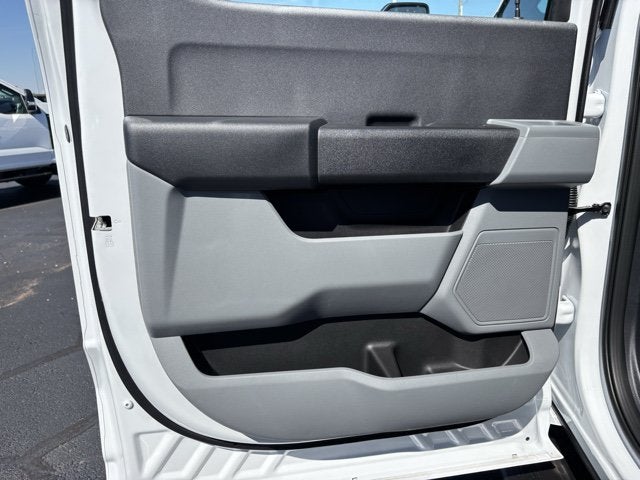 2027 Ford Super Duty F-350 DRW XL