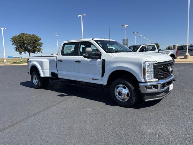 2027 Ford Super Duty F-350 DRW XL