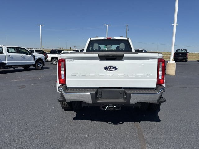 2027 Ford Super Duty F-350 DRW XL