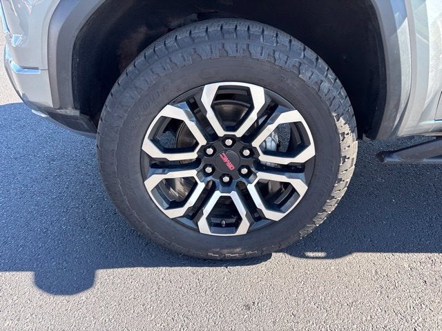 2025 GMC Canyon 4WD AT4