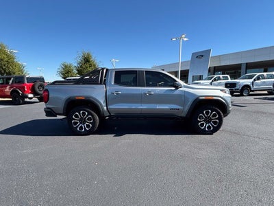 2025 GMC Canyon 4WD AT4