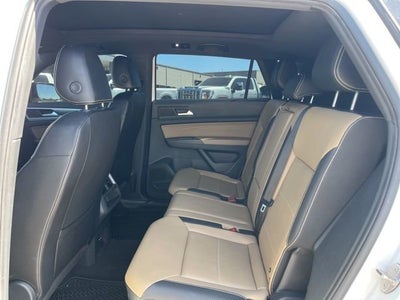 2022 Volkswagen Atlas Cross Sport 2.0T SEL R-Line Black