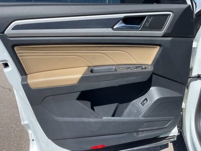 2022 Volkswagen Atlas Cross Sport 2.0T SEL R-Line Black