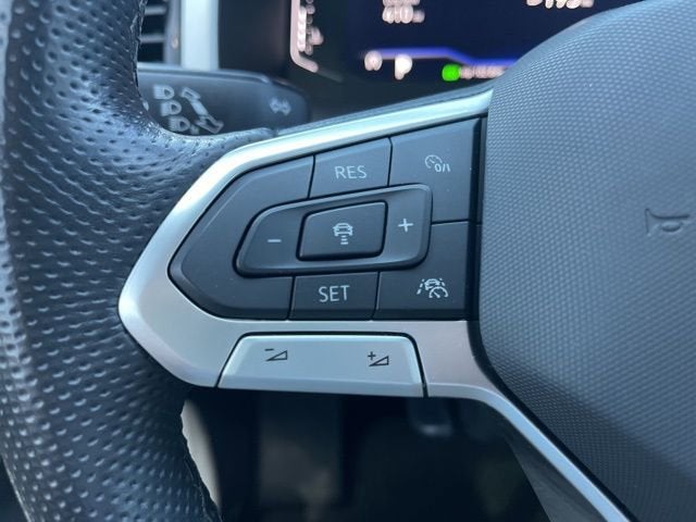 2022 Volkswagen Atlas Cross Sport 2.0T SEL R-Line Black