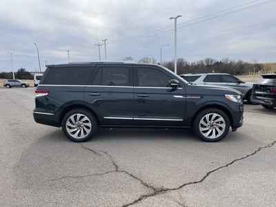 2024 Lincoln Navigator Premiere