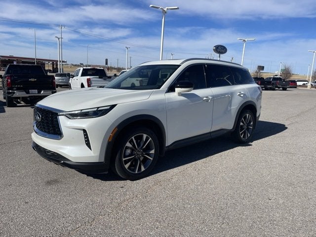 2023 INFINITI QX60 LUXE