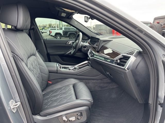 2025 BMW X6 xDrive40i
