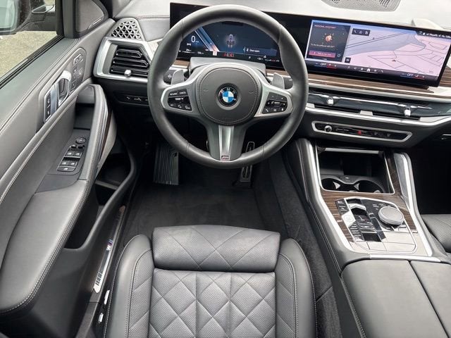 2025 BMW X6 xDrive40i