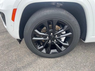 2023 Jeep Grand Cherokee Base