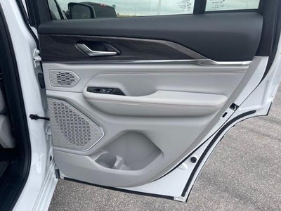 2023 Jeep Grand Cherokee Base