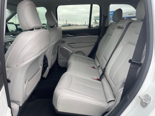 2023 Jeep Grand Cherokee Base