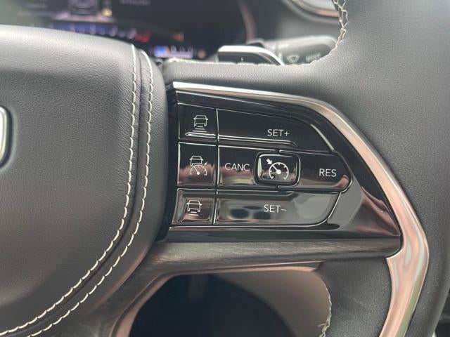 2023 Jeep Grand Cherokee Base