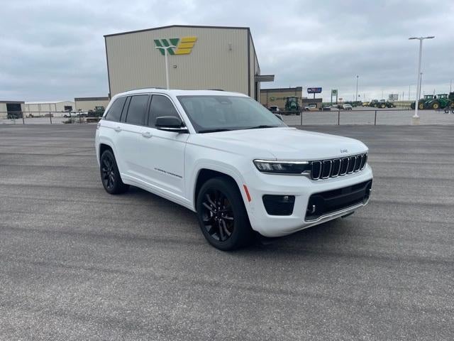 2023 Jeep Grand Cherokee Base