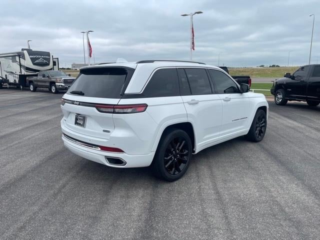 2023 Jeep Grand Cherokee Base