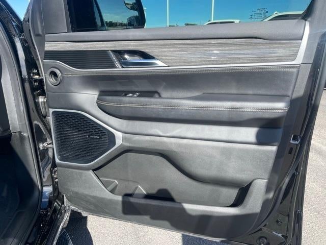 2022 Jeep Wagoneer Base