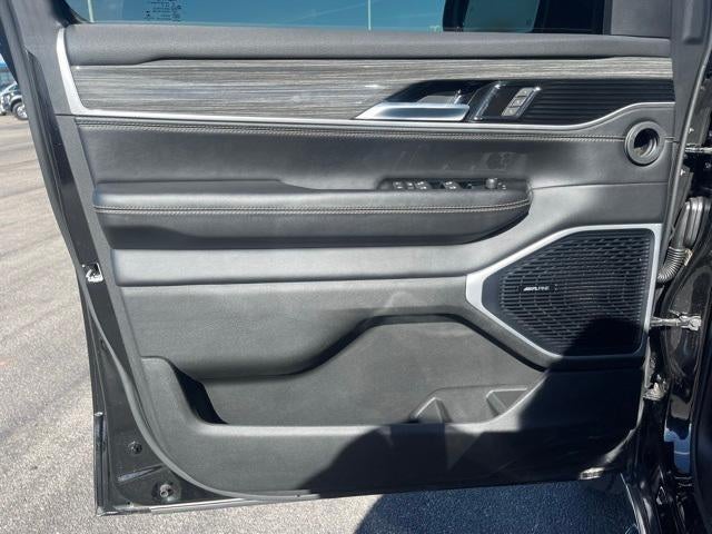 2022 Jeep Wagoneer Base