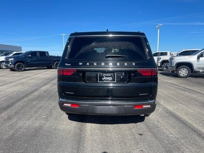 2022 Jeep Wagoneer Base