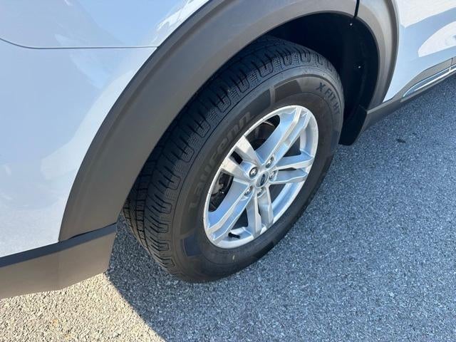 2023 Ford Explorer Base