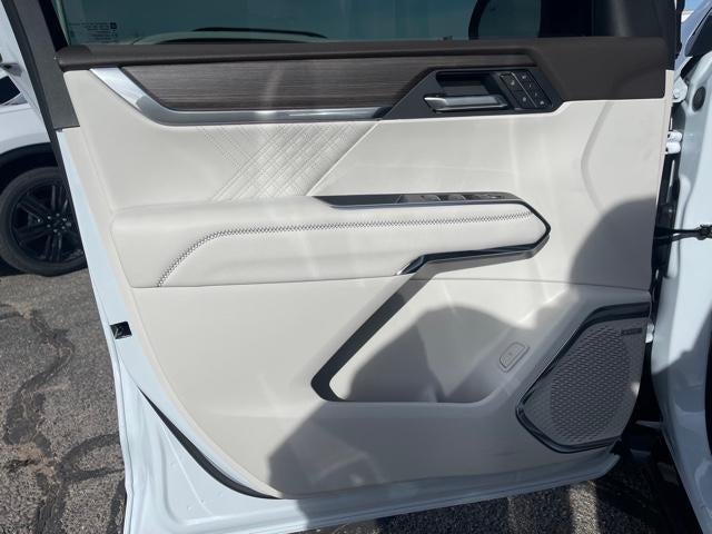 2026 GMC Acadia Base