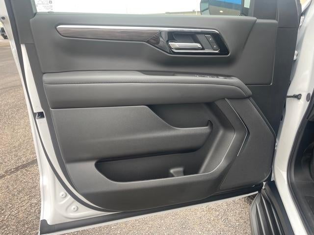 2025 Chevrolet Suburban Base