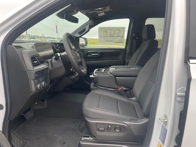 2025 Chevrolet Suburban Base