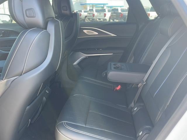 2025 Cadillac LYRIQ Luxury 2