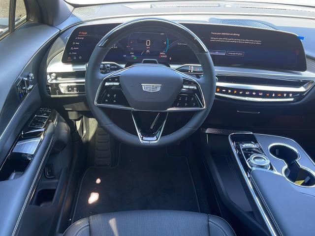 2025 Cadillac LYRIQ Luxury 2