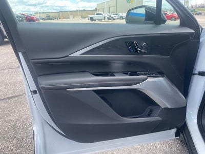 2025 Cadillac LYRIQ Luxury 2