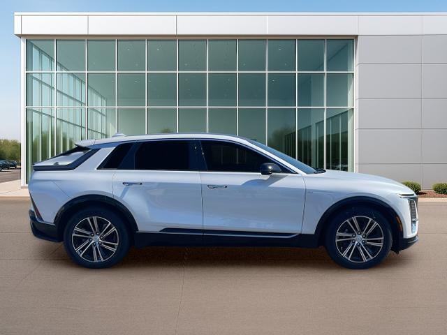 2025 Cadillac LYRIQ Luxury 2