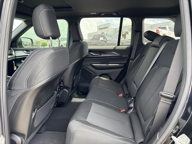 2026 Jeep Grand Cherokee GRAND CHEROKEE LAREDO X 4X4