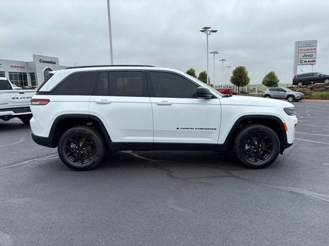 2026 Jeep Grand Cherokee GRAND CHEROKEE LAREDO ALTITUDE 4X4
