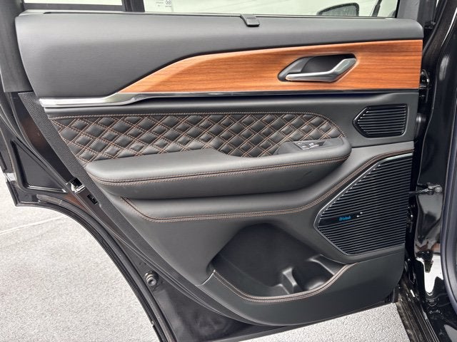2026 Jeep Grand Cherokee Summit