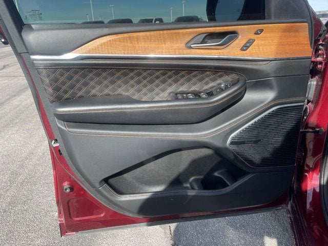 2022 Jeep Grand Cherokee L Summit Reserve 4x4