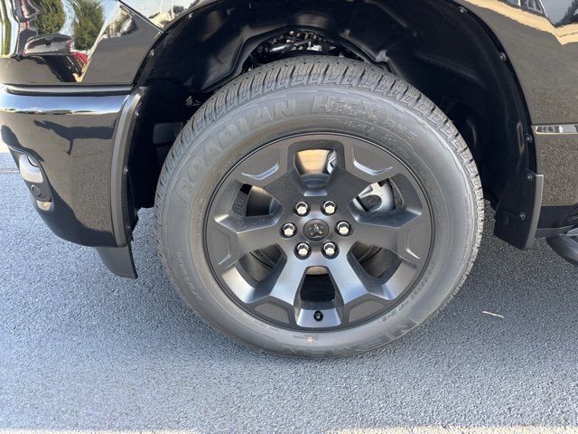 2027 RAM Ram 1500 RAM 1500 EXPRESS CREW CAB 4X4 5'7' BOX