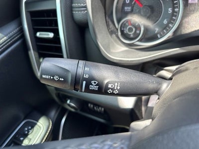 2022 RAM 1500 Laramie Crew Cab 4x4 5'7' Box