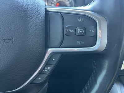 2022 RAM 1500 Laramie Crew Cab 4x4 5'7' Box