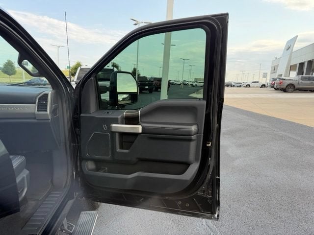 2022 Ford F-350 LARIAT