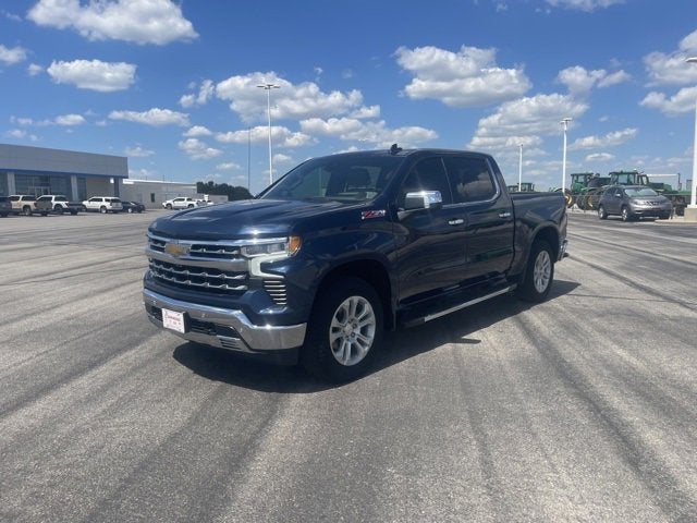 2022 Chevrolet Silverado 1500 4WD Crew Cab Short Bed LTZ