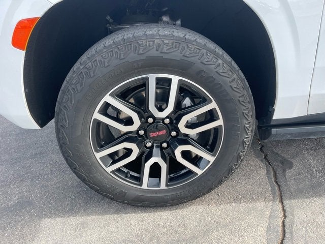 2023 GMC Yukon 4WD AT4