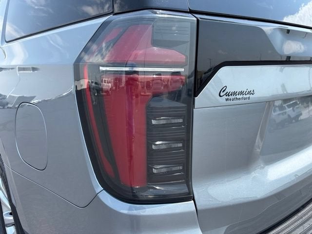 2025 Chevrolet Suburban 4WD LT