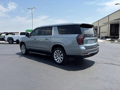 2025 Chevrolet Suburban 4WD LT